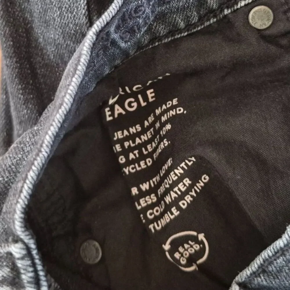 American Eagle Strigid Highest Waist Straight Leg Jeans Black Denim Size 4 Short - Picture 13 of 13